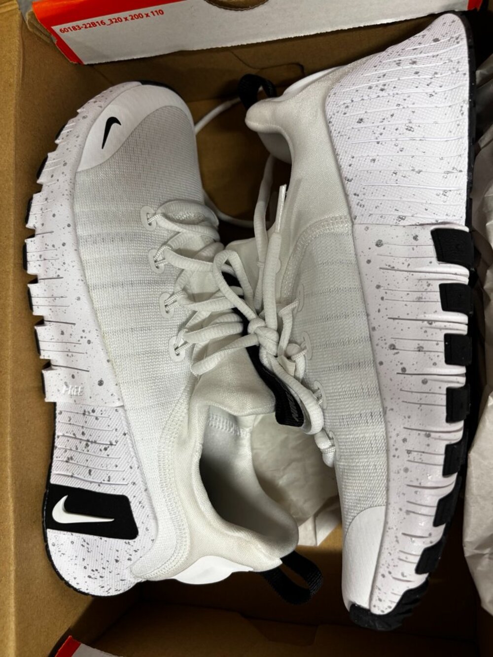 Nike Free Metcon 6 Women’s Training Shoes White Black Size 8 HQ3510-100
